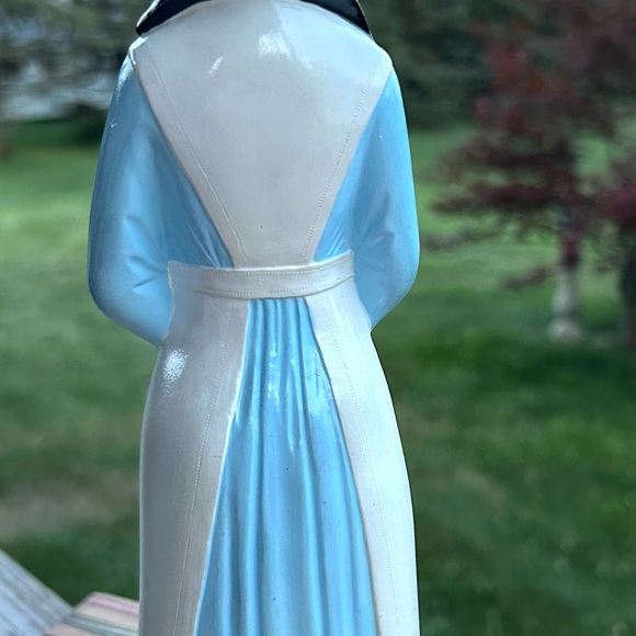 Byron Molds Amish Woman Porcelain Ceramic Statue 1974. - Picture 5 of 12